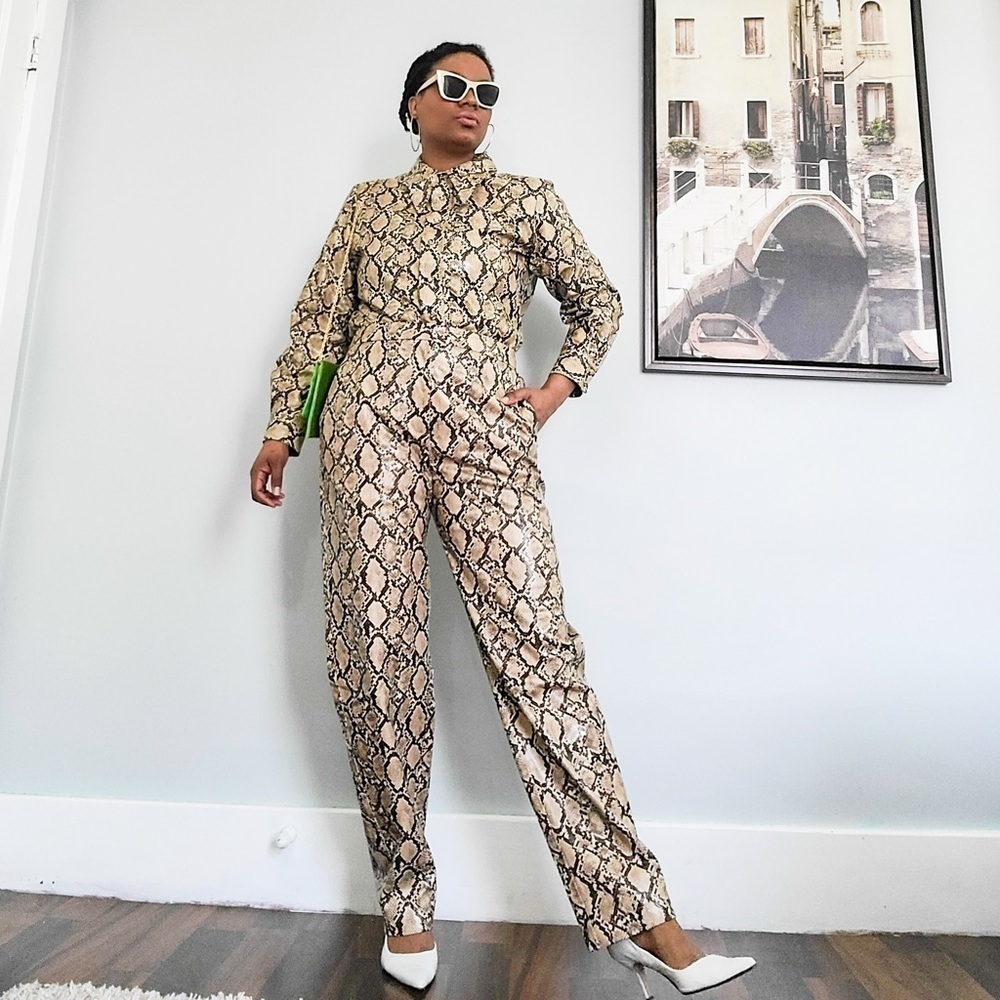 Zara Sneak Print Pants, fit M